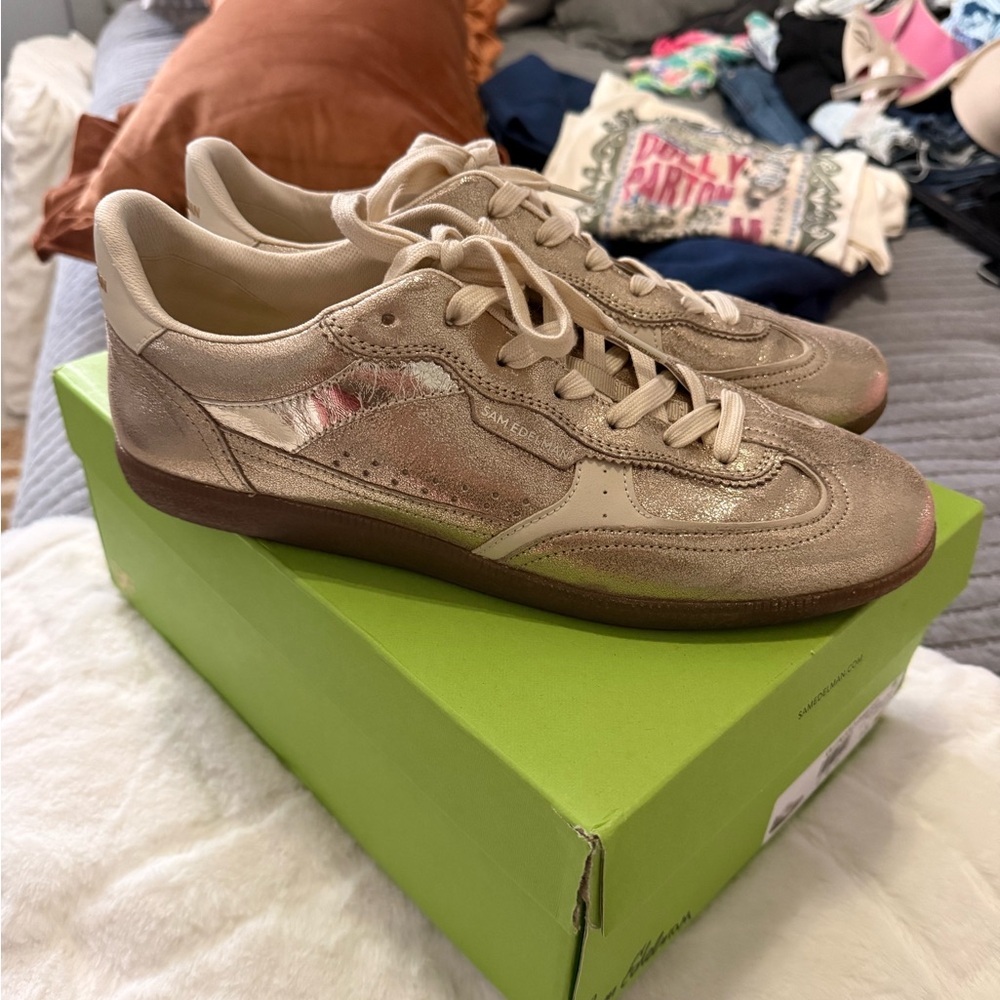 EUC Sam Edelman Women's Gold Sneakers
